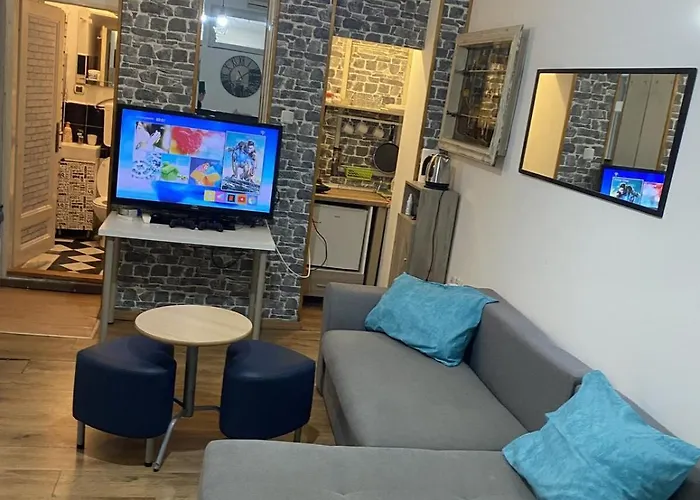 Central 25M2 Studio With Big Patio