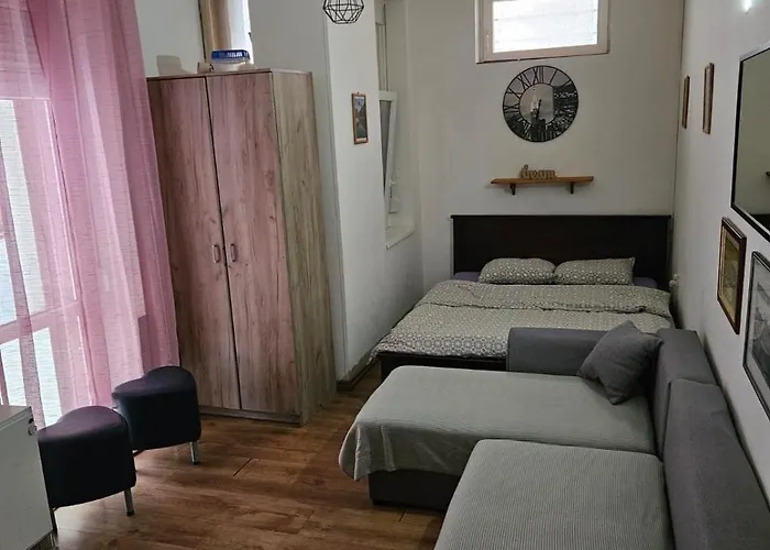 Central 25M2 Studio With Big Patio
